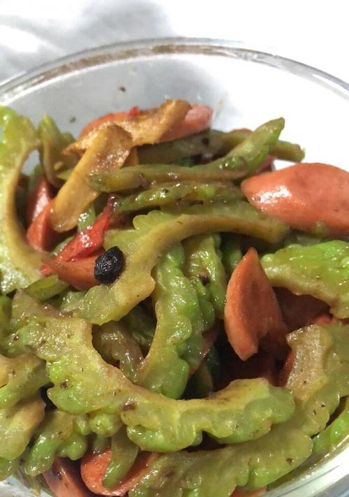 三秒钟剥火腿肠，轻松实现美食享受（以快速简便的方式享受美味）