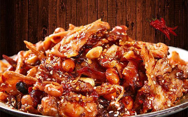 烹制三椒兔肉的秘密（传统美味的健康佳肴）