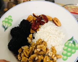 以三黑养生糊为基础的健康食谱（探究三黑养生糊的制作方法及营养价值）