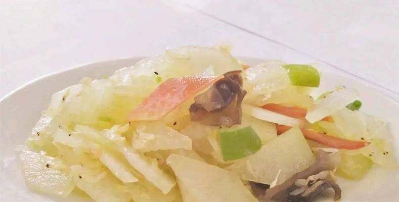 三菇冬瓜羹，美味健康的清汤佳品（三种蘑菇与清爽冬瓜的完美组合）