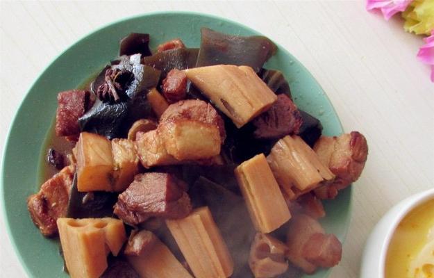 探秘以三炖肉的美食世界（寻找最佳配方）