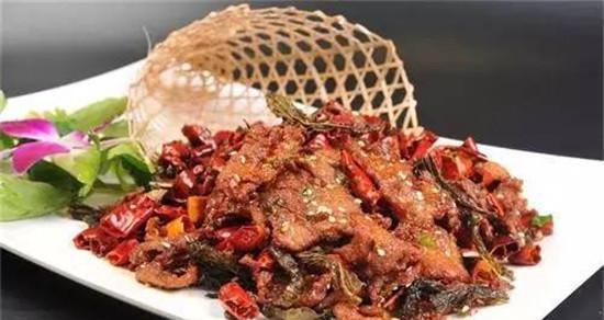 以三彩牛肉为主材料的美食做法（锻炼厨艺）