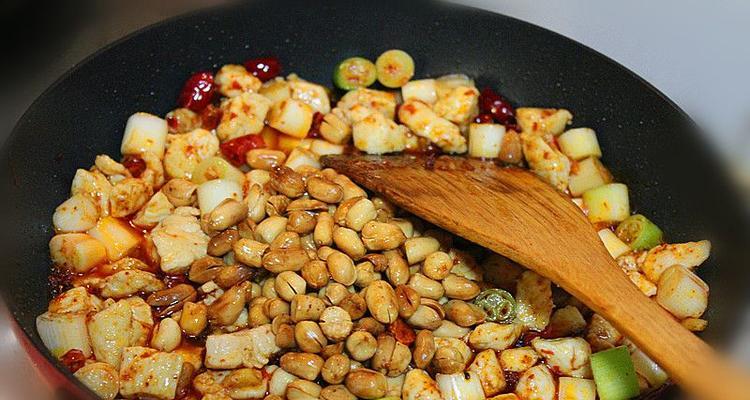 探秘三彩鸡丁的制作方法（领略中华美食文化的魅力）