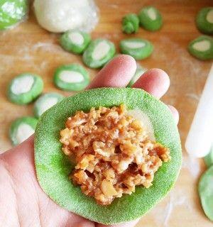 三彩翡翠餃子的制作方法（以蔬菜为主料）