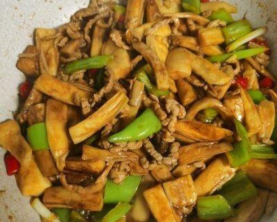 三杯杏鲍菇的家常做法（以香醇三杯汁为调味）
