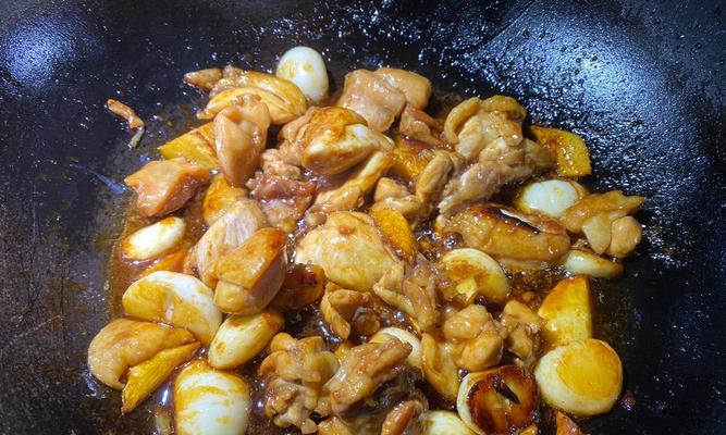 砂锅美食，三杯惊艳（用三杯砂锅制作的鲜美佳肴）