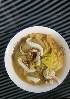 三杯墨鱼，让你体验台湾美食（台湾传统菜品中的招牌美味）