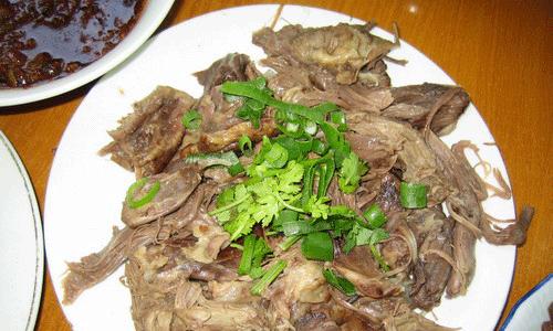 教你如何制作美味的以赛狗肉（传统美食的珍馐美味）