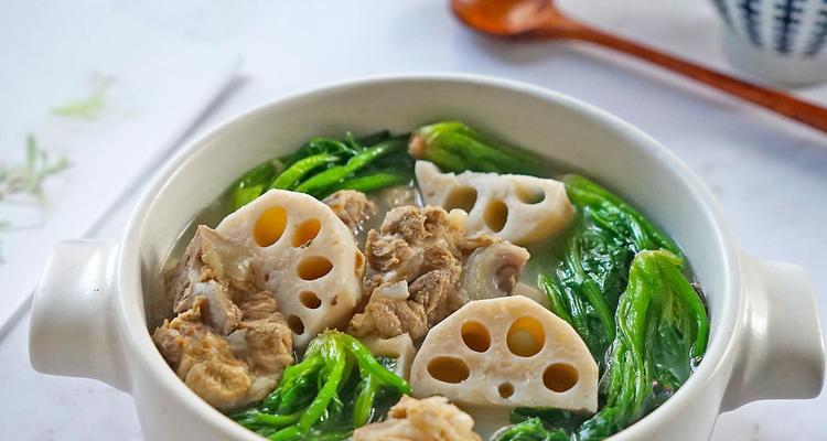 以润肺鸡蛋汤为主题的健康食谱（营养均衡）