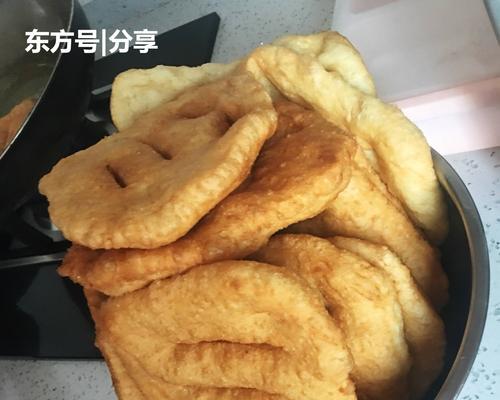 探秘软炸麻花，泡打粉系列的神奇做法（制作软炸麻花的秘诀及流程）