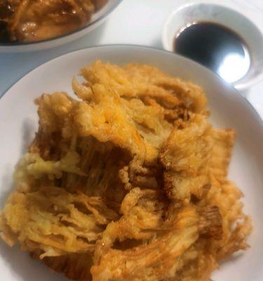 软炸金针菇（清爽可口的美味）