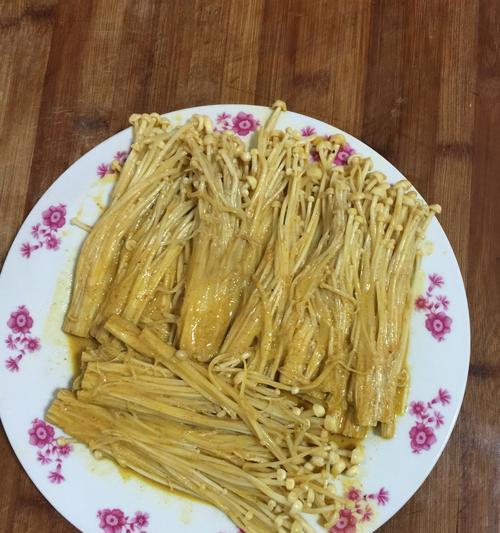 软炸金针菇（清爽可口的美味）