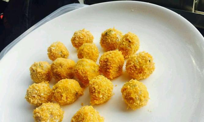 如何制作美味的乳酪球（掌握乳酪球制作的技巧与诀窍）