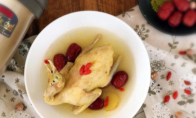健康营养，以乳鸽绿豆汤滋补身体（中医传统养生）