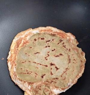 以乳腐煎饼为主题的做法与技巧（一口咬下）