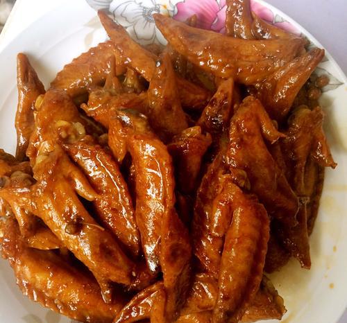 以茹果妈妈@黑胡椒鸡翅的做法，一学就会（干香咸鲜）