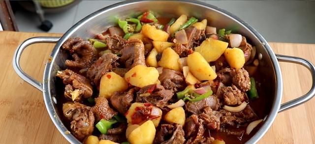 学习大盘鸡做法，让你的家常菜更美味（茹果妈妈的大盘鸡秘诀）