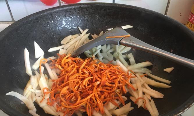 如意肉丝的做法及口感（掌握如意肉丝的技巧）