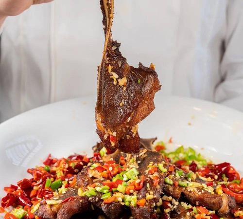 如何制作美味的扇鱼（一道简单易学的家常菜）
