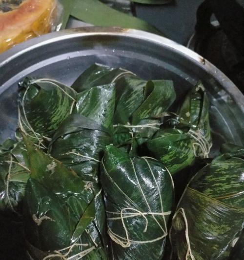 咸肉粽子的制作方法（口感鲜美）