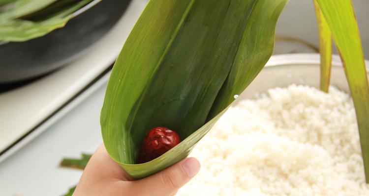 咸肉粽子的制作方法（口感鲜美）