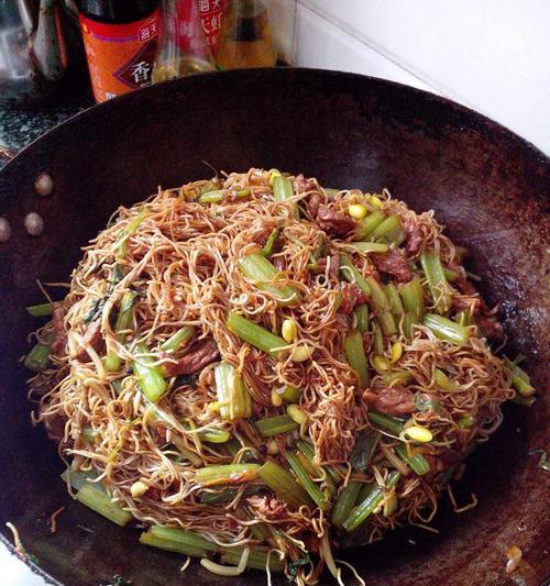 肉燥笋丁煎饺的制作方法（口感鲜美）