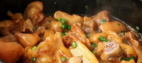 肉燥笋丁煎饺的制作方法（口感鲜美）