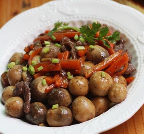 肉燥笋丁煎饺的制作方法（口感鲜美）