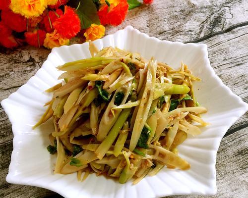 美味又健康的肉燥卤桂竹笋的制作方法（用肉香和竹笋的清香调和出的口感绝佳的健康佳肴）