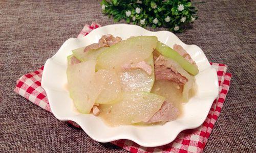 肉圆子蒸冬瓜——鲜美健康的美食佳品（以冬瓜为盘）