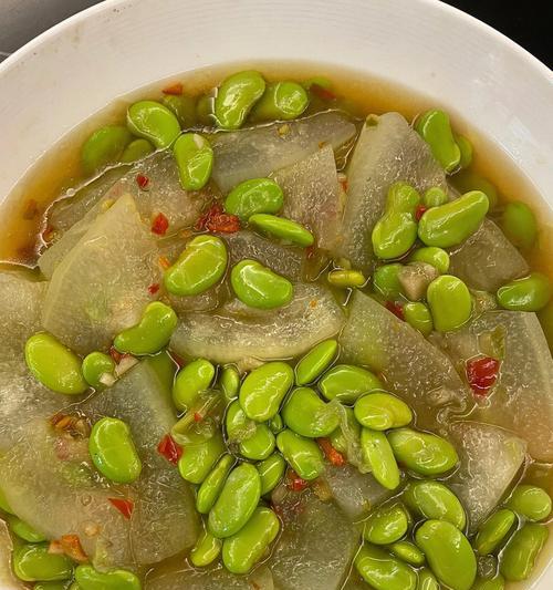 肉圆子蒸冬瓜——鲜美健康的美食佳品（以冬瓜为盘）