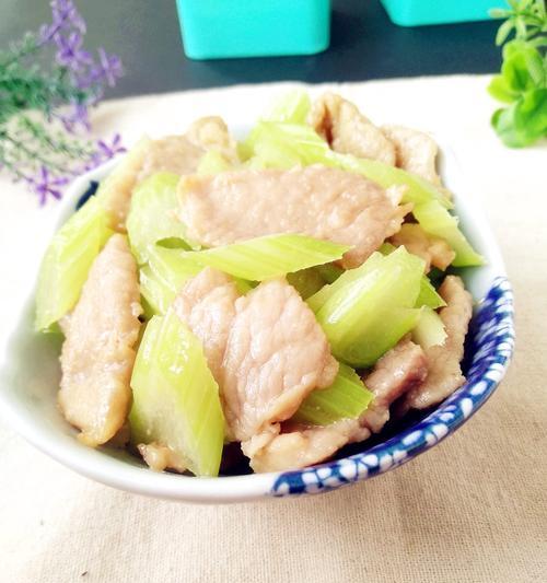 肉小炒芹菜，营养美味的家常菜（做法简单易学）