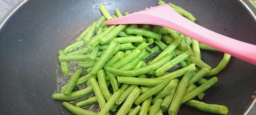 肉香四季豆，口感爽脆美味多汁（用最简单的方法）