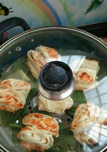 肉馅胡萝卜花卷的美味做法（用胡萝卜增添口感）