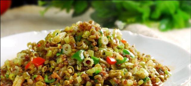 肉未豇豆丁的做法（清爽美味的家常菜）