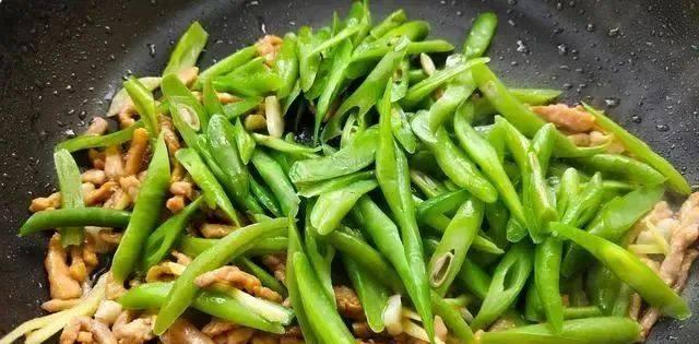 四季豆炒肉的做法（最简单基础的做法）