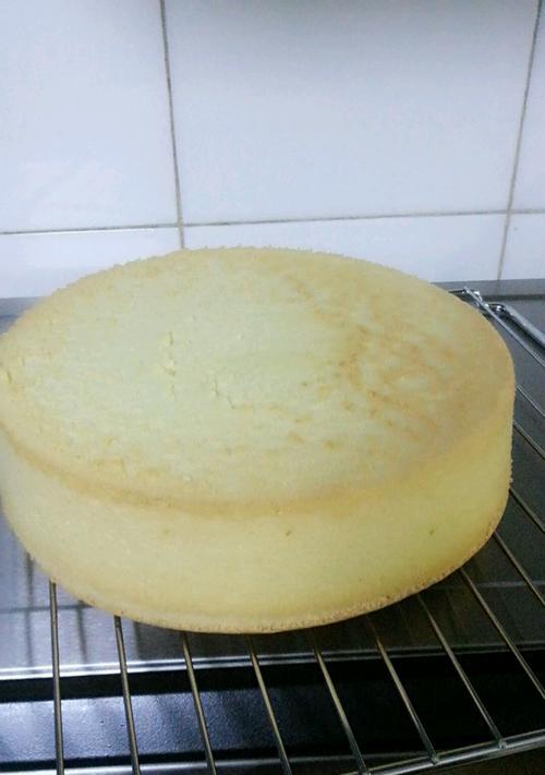 以香蕉泥制作的戚风蛋糕，让你享受不一样的口感（尝试新口味）