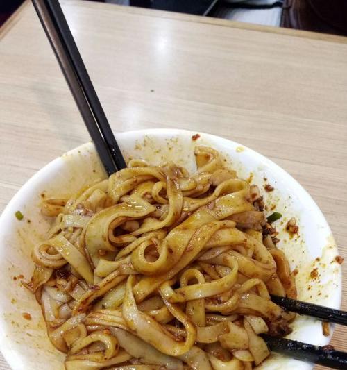 广元米凉面——一道经典的川菜美食（传统米凉面的制作方法和特色口感）