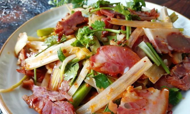 猪头肉的烹饪大全（掌握煮熟猪头肉的正确方法）