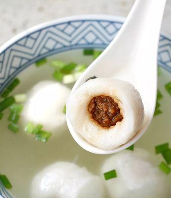 用料简单，轻松上手，口感爽口的鱼肉猪肉丸子你绝对不能错过（用料简单）