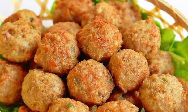 用料简单，轻松上手，口感爽口的鱼肉猪肉丸子你绝对不能错过（用料简单）