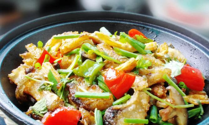美味营养的以鱼煲，让你健康又满足（香气四溢的家常美食）