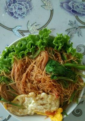 教你一招以油炒面，轻松做出美味佳肴（以油炒面的制作方法、食材选择、调味技巧、口感品尝等详细介绍）