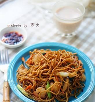 教你一招以油炒面，轻松做出美味佳肴（以油炒面的制作方法、食材选择、调味技巧、口感品尝等详细介绍）