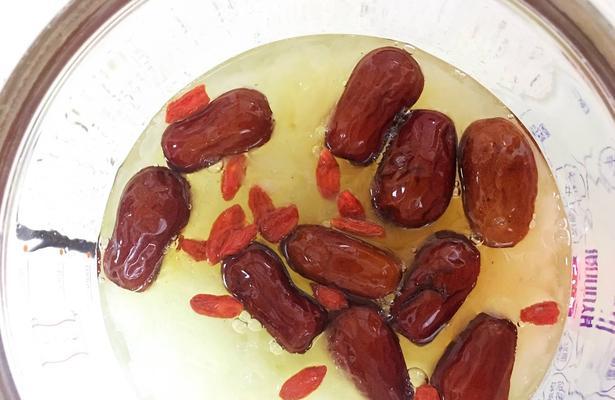 营养美味，菠萝银耳红枣汤（健康调养）