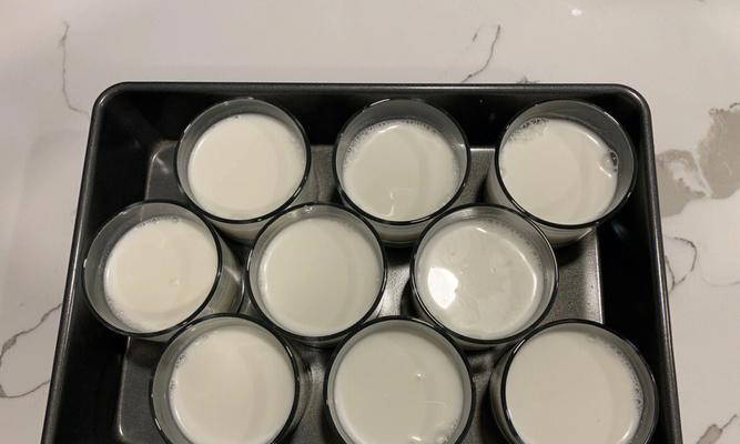 清凉夏日的椰子冻做法（家庭制作简单易学）