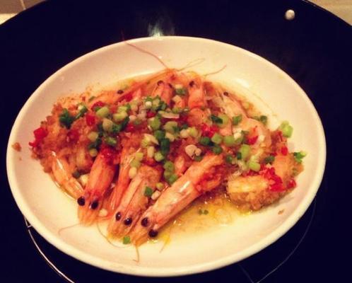 白灼小米虾的制作方法（美味可口的家常小吃）