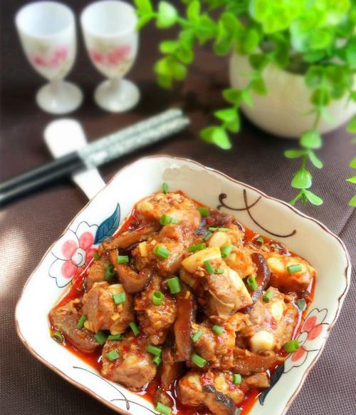美食探秘（掌握制作技巧）