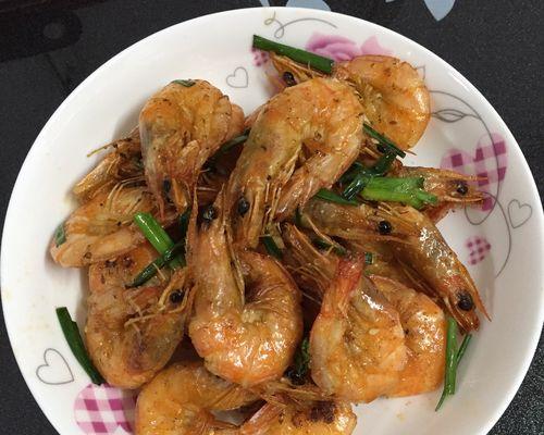 学会如何制作香酥椒盐虾——享受美味的家常菜