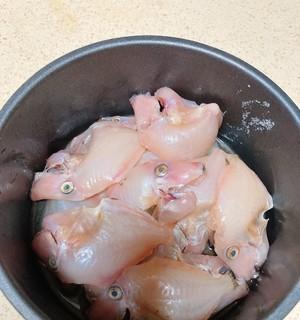 粤式黄豆酱焖扒皮鱼（一道鲜香美味的传统广东菜肴）